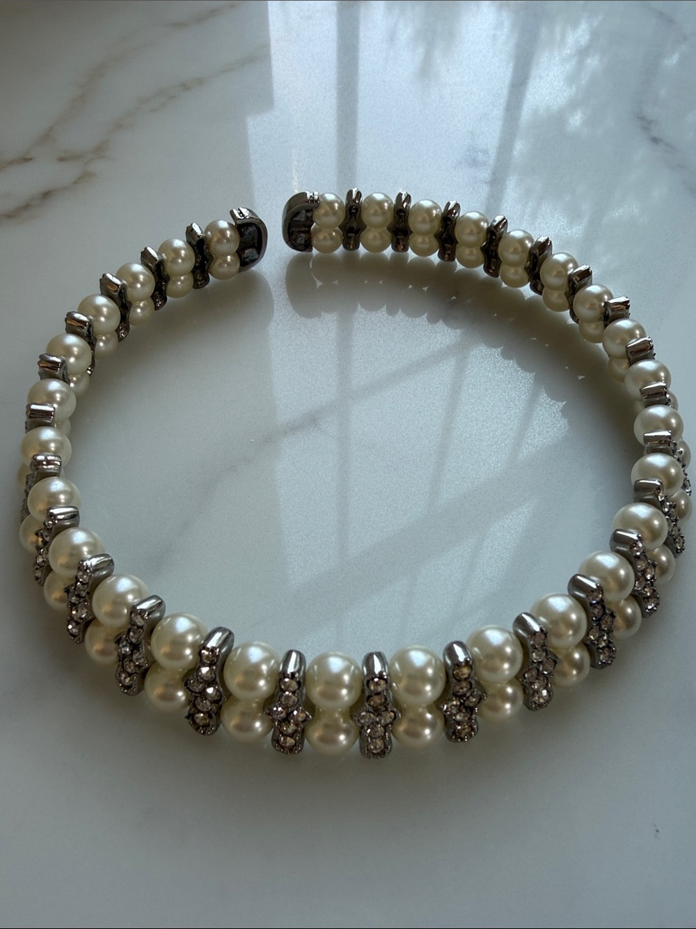 Stunning choker pearl/diamond, rests elegantly on neck…like new